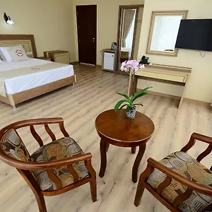 725 B Otel
